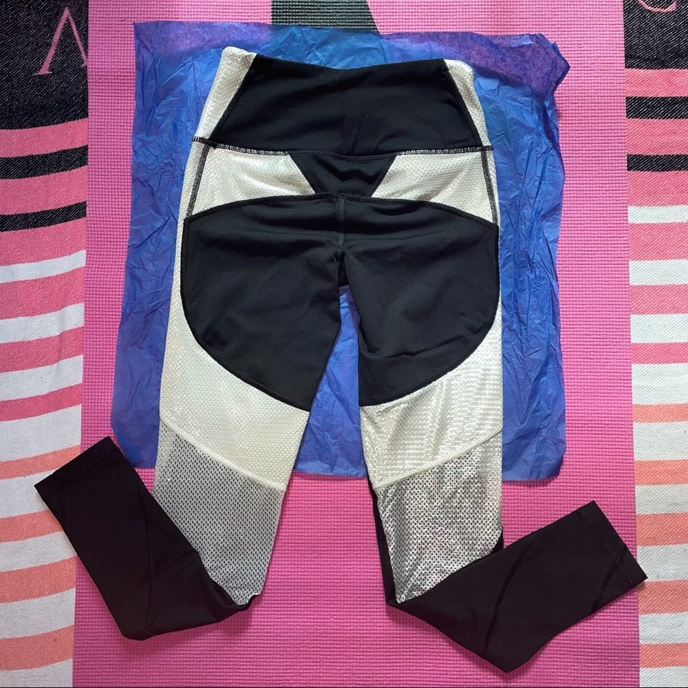 Limited Edition Leggings / Victoria’s Secret